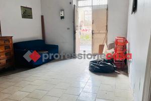 Piazza Montessori - 2 vani con cortiletto