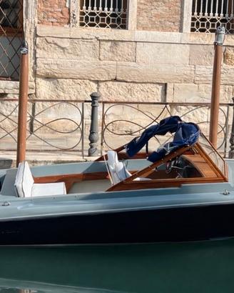Motoscafo Sonny Levi vega restaurato teak massello