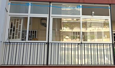 Perfetta veranda in alluminio colore bianco