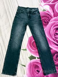 Jeans Stradivarius taglia 36.Nero