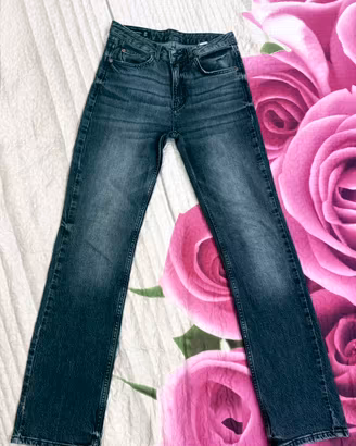 Jeans Stradivarius taglia 36.Nero