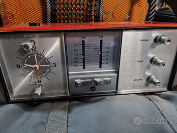 orologio con radio anni 70
