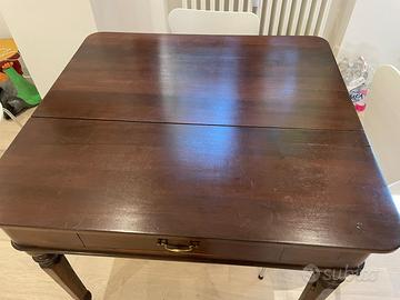 Tavolo legno quad. (94x90 cm) inclusa prolunga