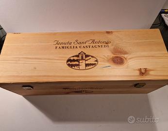 Scatola in legno porta bottiglia di vino vuota