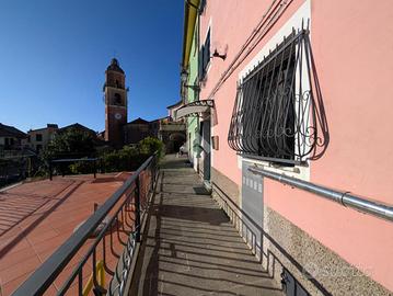 CASA DI CORTE A CARRODANO
