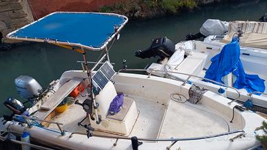 Barca con diritto d'ormeggio