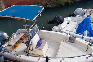 Barca con diritto d'ormeggio