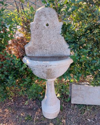 Fontanella da giardino a parete, in cemento