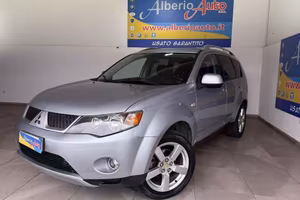 Mitsubishi Outlander 2.0 DI-D Instyle 7 p.ti DPF 7
