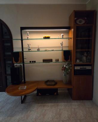 Parete attrezzata. 