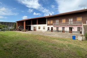 CASA SEMINDIPENDENTE A MONTANARO