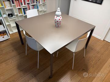 TAVOLO ETTORE PIANCA mod. SOFFIO 140X140 Allungabi