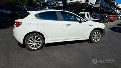 ALFA ROMEO GIULIETTA 2012 SOLO PER RICAMBI