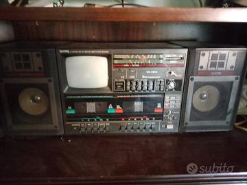 radio con TV e doppia cassetta.
