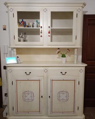 Vetrina legno e ceramiche
