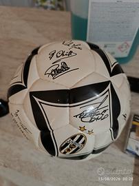 pallone  Juventus con autografi