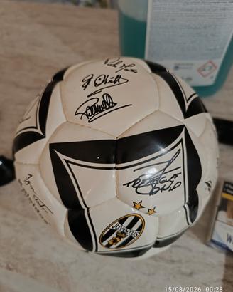 pallone  Juventus con autografi