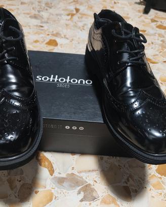 Scarpe Sottotono modello Wingtip Oxford