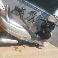 Suzuki burgman 250
