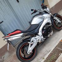 Suzuki GSR 600
