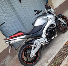 Suzuki GSR 600