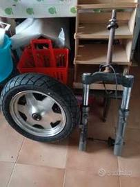 ruota e forcella per Suzuki Burgman 4000 del 2001