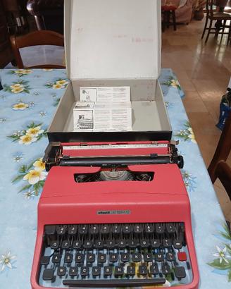 macchina da scrivere olivetti lettera 62