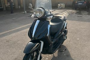 Piaggio Beverly 300 Tourer