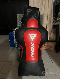 sacco da boxe con supporto