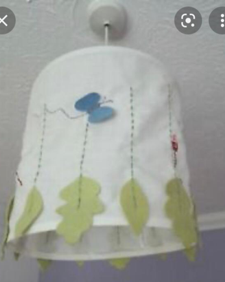 Lampadario in tessuto con fiori