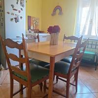 tavolo con sedie 