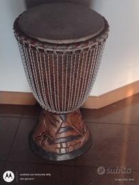 tamburo  Djembe africano artigianato in legno