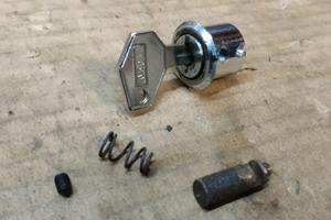 Serratura Bloccasterzo ciclomotore oscar college