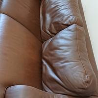 SALOTTO IN VERISSIMA PELLE COME NUOVO