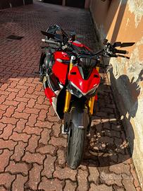 Ducati Streetfighter V4S