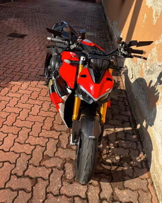 Ducati Streetfighter V4S