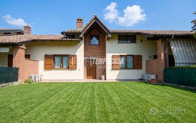 CASTELLETTO SOPRA TICINO - VILLA TRI-FAMILIARE IND