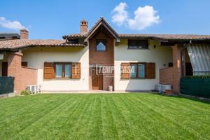 CASTELLETTO SOPRA TICINO - VILLA TRI-FAMILIARE IND