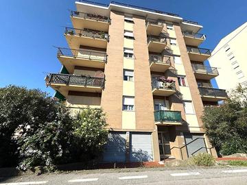 Immobile di 135 m² a Savona