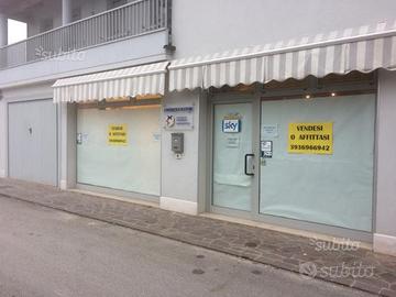 Locale ad uso commerciale