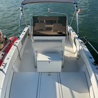 SeaRay Laguna 21