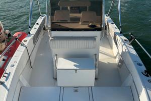 SeaRay Laguna 21