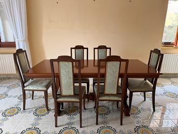 Tavolo in legno + 6 sedie