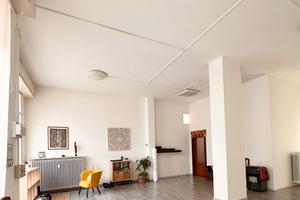 Luminoso Locale Commerciale di 70 mq - Tre Vetrine