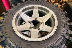 Cerchi e gomme Suzuki Samurai