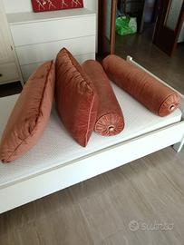Cuscini decorativi – 2 rettangolari + 2 cilindrici