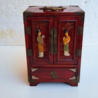 Mobiletto Portagioie in Giada da Geisha cinese e O