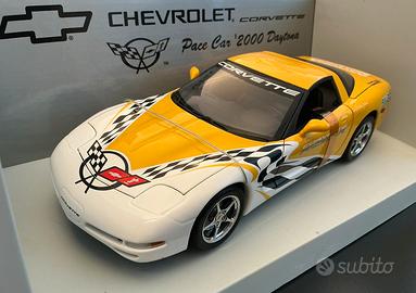 Modellino auto 1/18 Chevrolet Corvette 2000