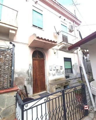 Gazzi (Mangialupi), indipendente su due livelli