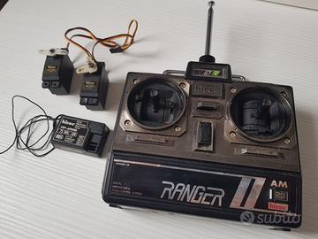 Radiocomando completo di servi Hitec per macchine